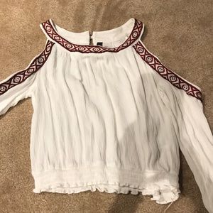 Open shoulder float shirt